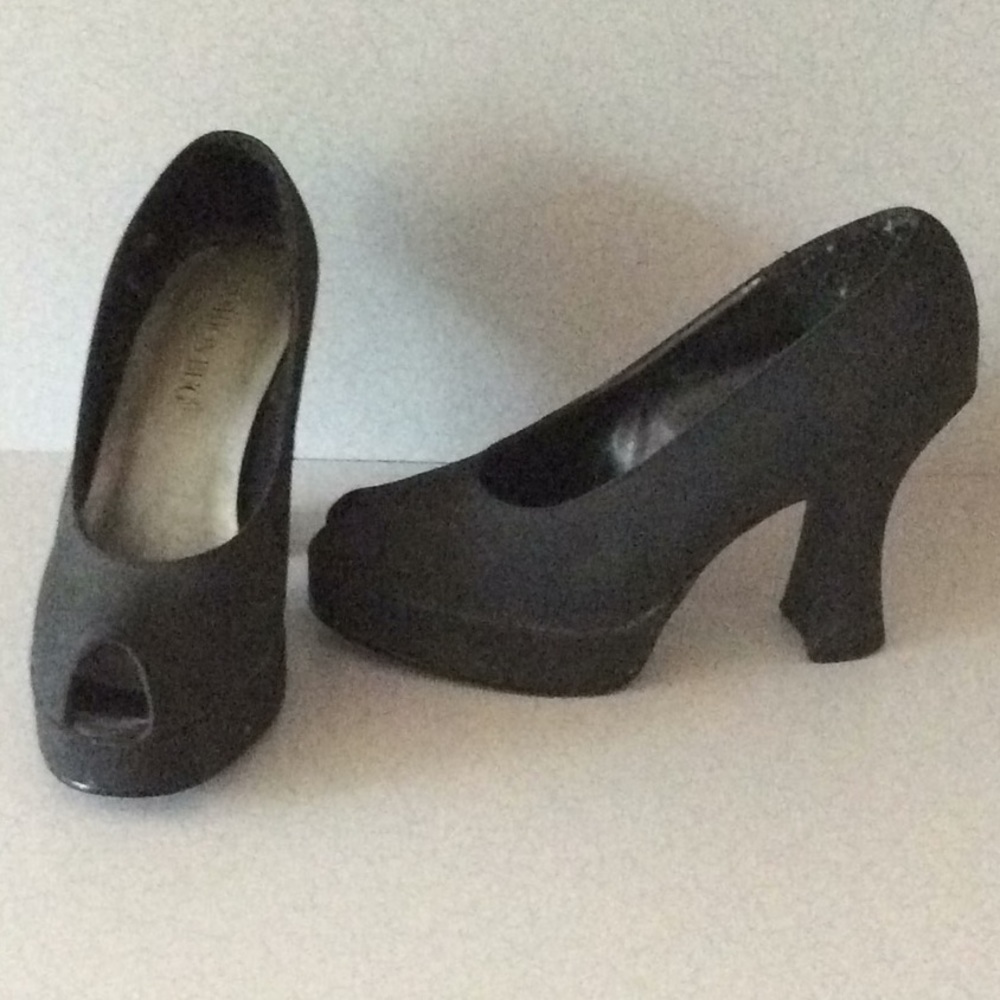 Peep toe platform s gently used